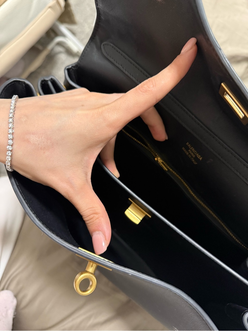 Black Leather Top-Handle Shoulder Bag - Picture 7 of 8